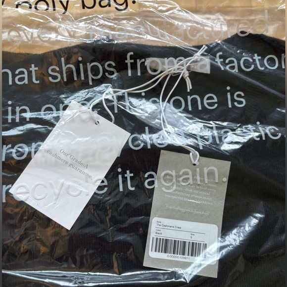 Everlane - The Cashmere Crew Sweater - Black - Small - NWT - Picture 2 of 9